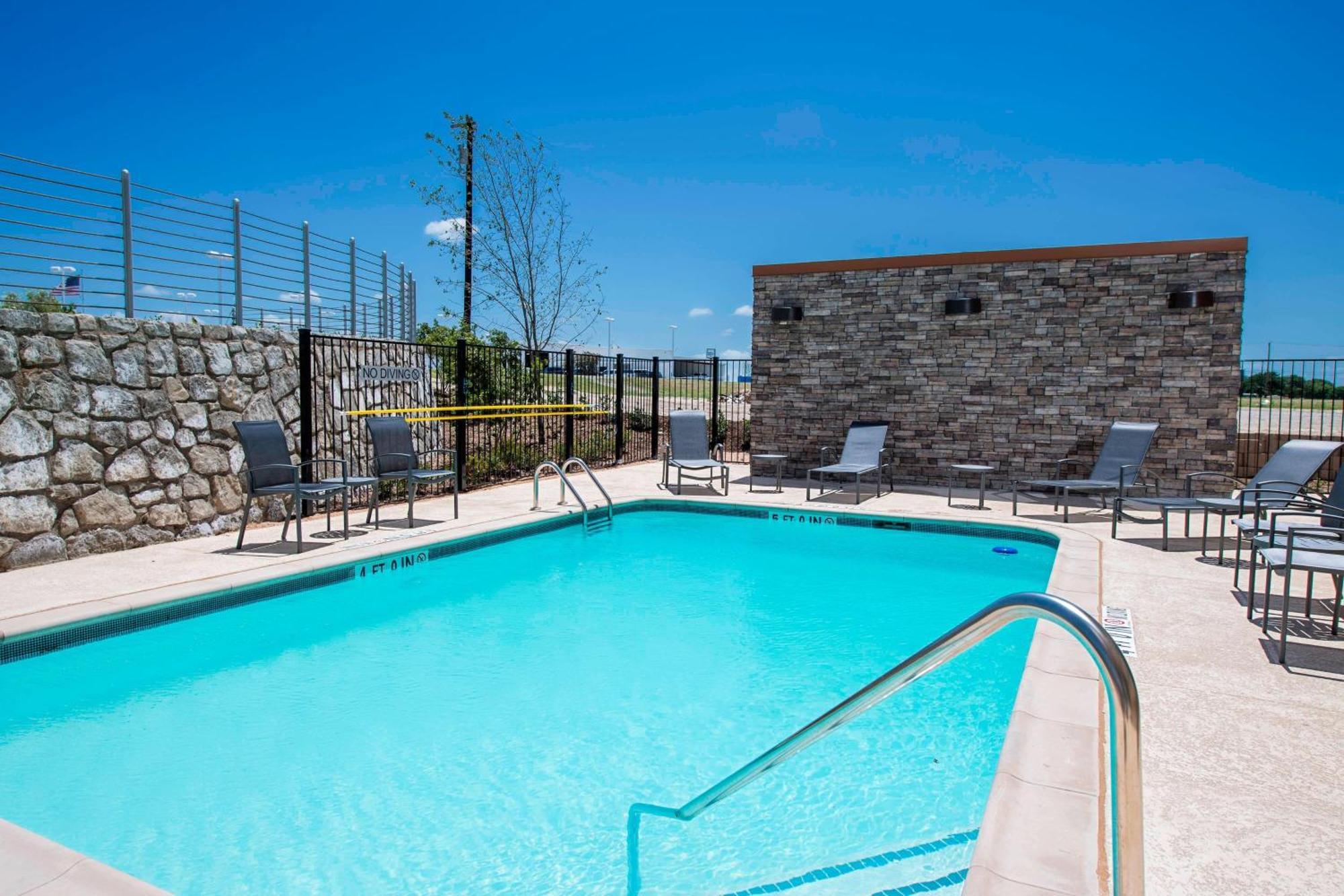 Fairfield Inn & Suites By Marriott Dallas Waxahachie Ngoại thất bức ảnh